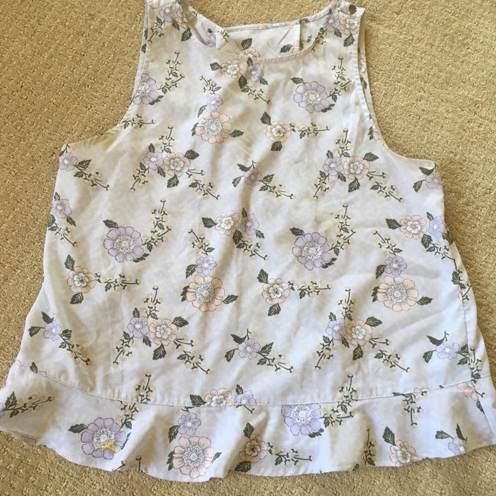 Floral blouse with back opening